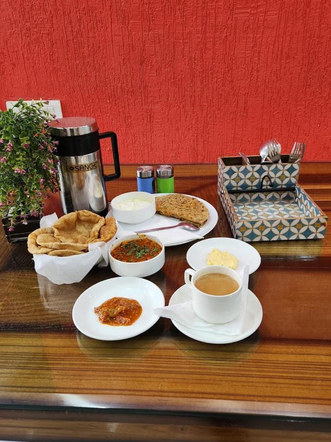 Hotel Ambe Inn By Ambience Delhi Igi Airport New Delhi Exterior foto
